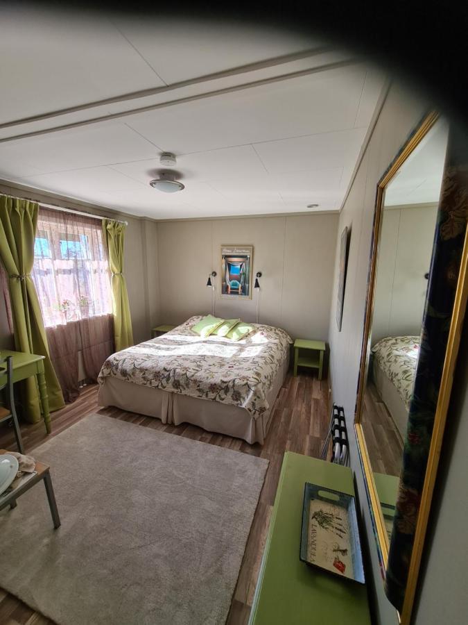 Skogsbrynet B&B, Bredsjoe Nya Herrgard Hällefors 外观 照片