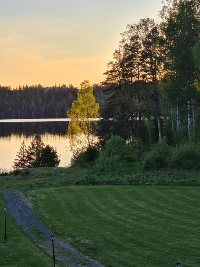 Skogsbrynet B&B, Bredsjoe Nya Herrgard Hällefors 外观 照片