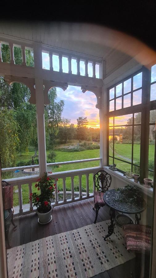 Skogsbrynet B&B, Bredsjoe Nya Herrgard Hällefors 外观 照片