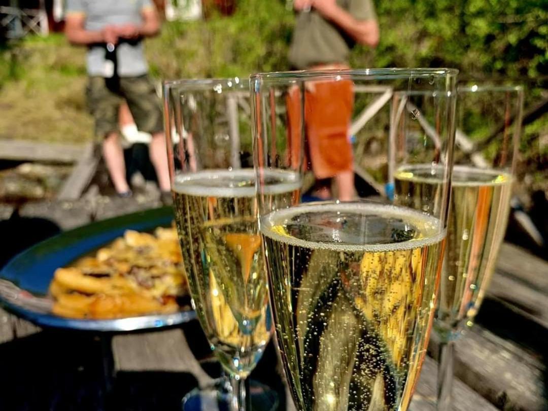 Skogsbrynet B&B, Bredsjoe Nya Herrgard Hällefors 外观 照片