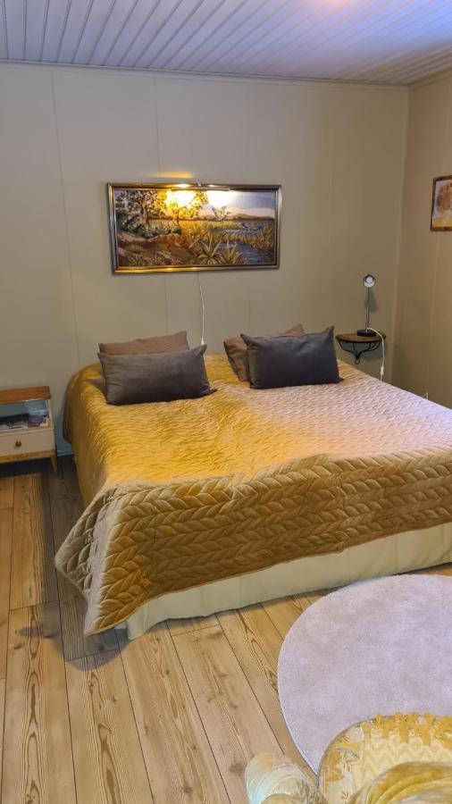 Skogsbrynet B&B, Bredsjoe Nya Herrgard Hällefors 外观 照片