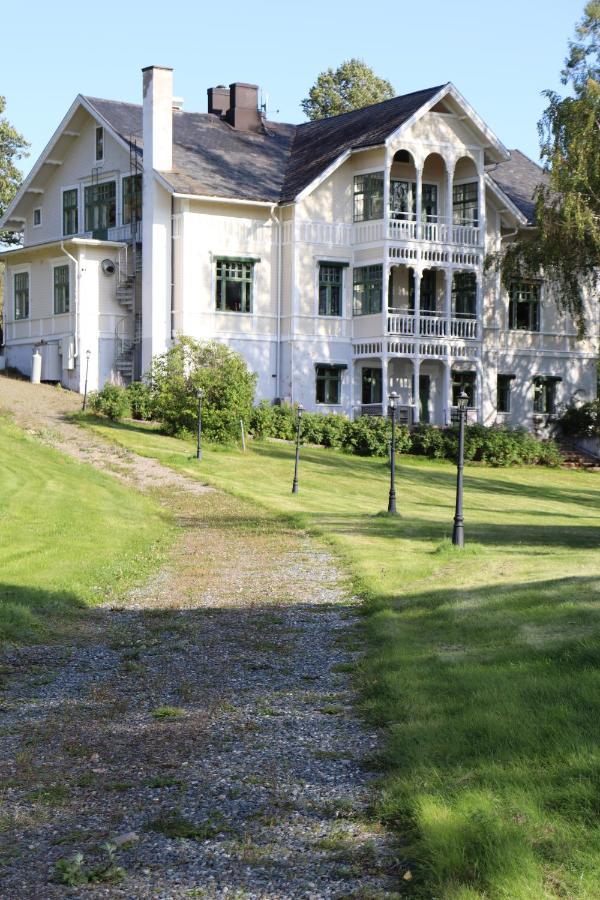 Skogsbrynet B&B, Bredsjoe Nya Herrgard Hällefors 外观 照片